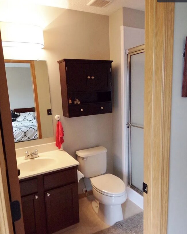 Building Photo - Beautiful 4 bedroom 2.5 bath home in Lewis Center