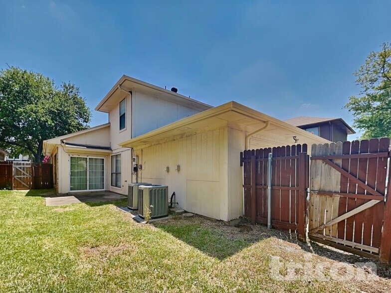Building Photo - 1715 Cordova Dr