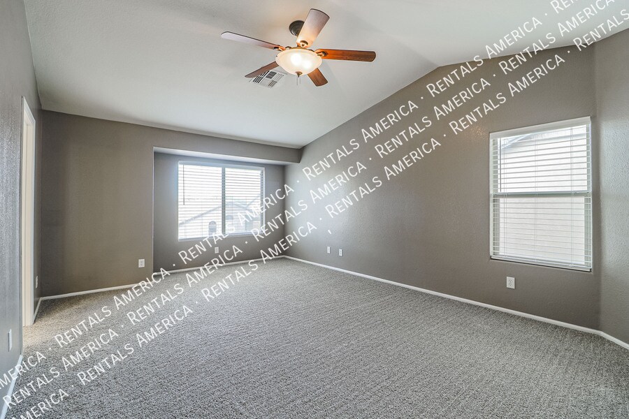 Building Photo - 116 W Holstein Trail