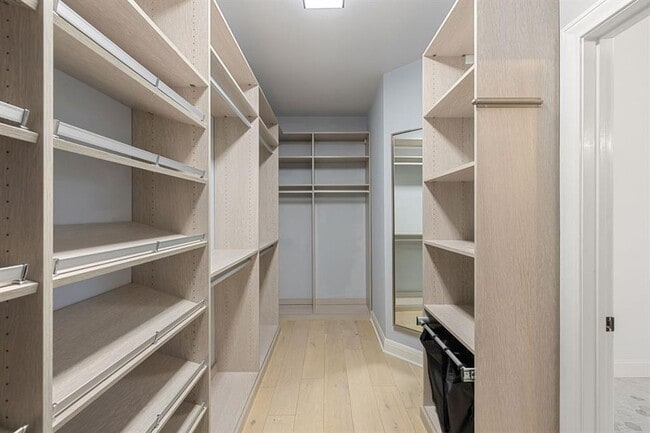 Building Photo - 2137 Rivina Dr