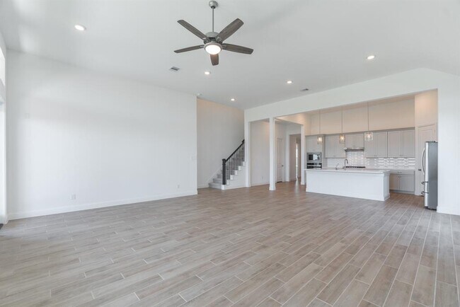 Building Photo - 11219 Tropical Forest Way