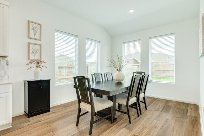 Building Photo - 2618 Jasper Oaks Dr