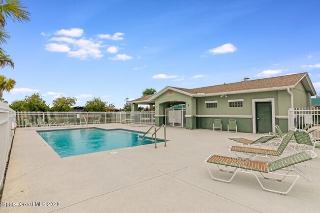 Building Photo - 3465 Sedge Dr