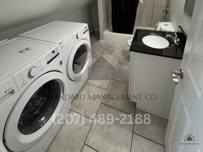 Building Photo - Spacious Updated 4BR/3BA Home | Garage, W/D, Pet-Friendly – $2,700