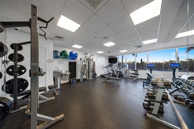 Building Photo - 704 N Ocean Blvd