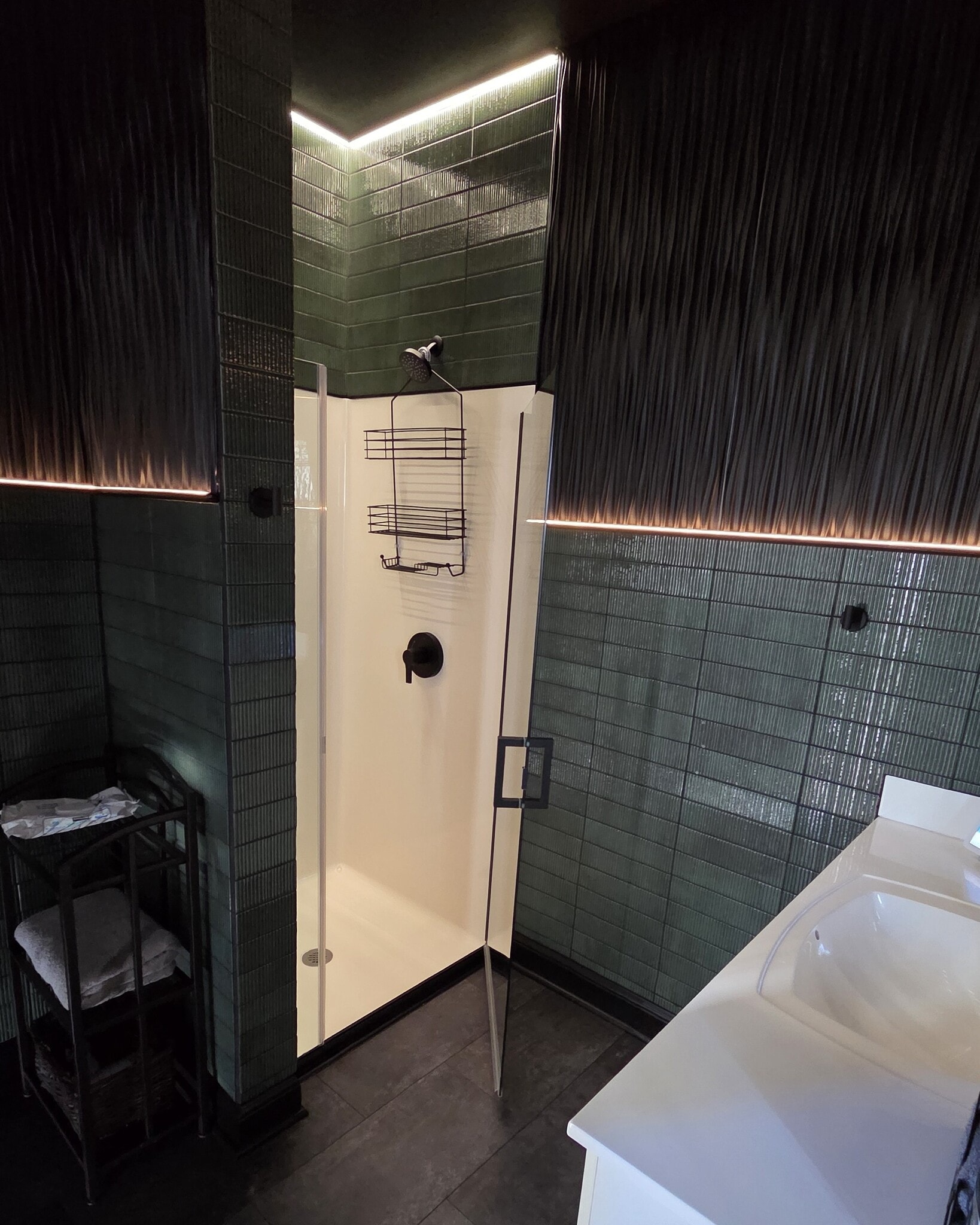 Building Photo - 1515 N Van Buren St