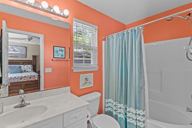 Building Photo - PERFECT "WORK FROM HOME" LOCATION FOR JAN-MAY of 2026