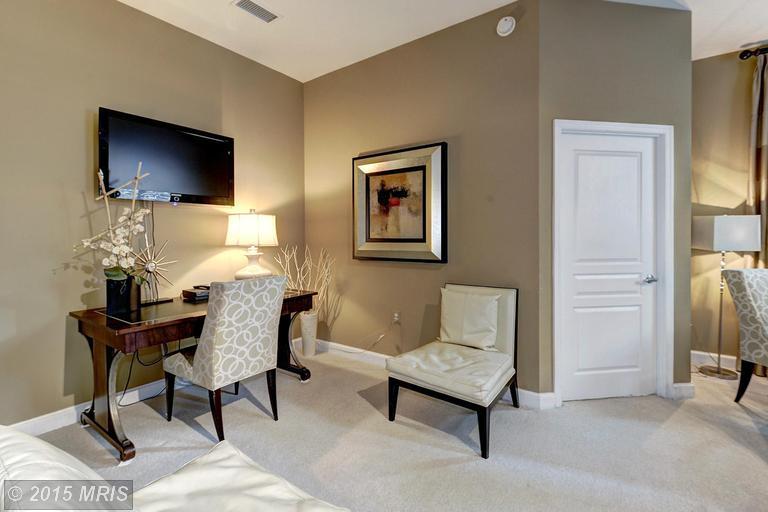 Building Photo - 2451 Midtown Ave