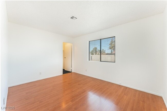 Building Photo - 509 Sheffield Dr