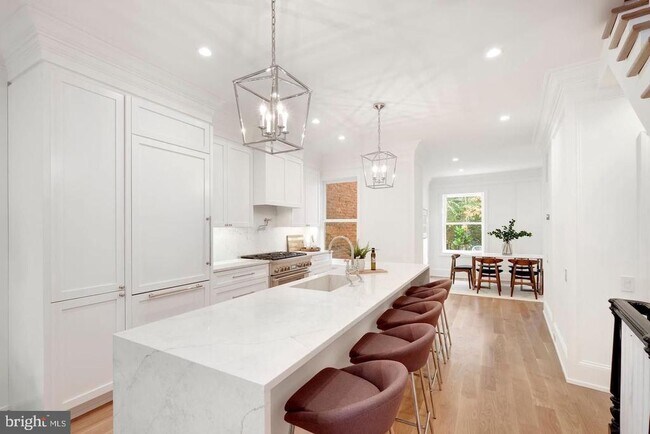 Building Photo - 1421 27th St NW