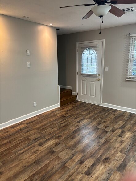 Building Photo - 1602 Vilardo Ln