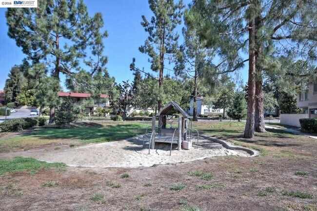Building Photo - 46937 Lundy Terrace
