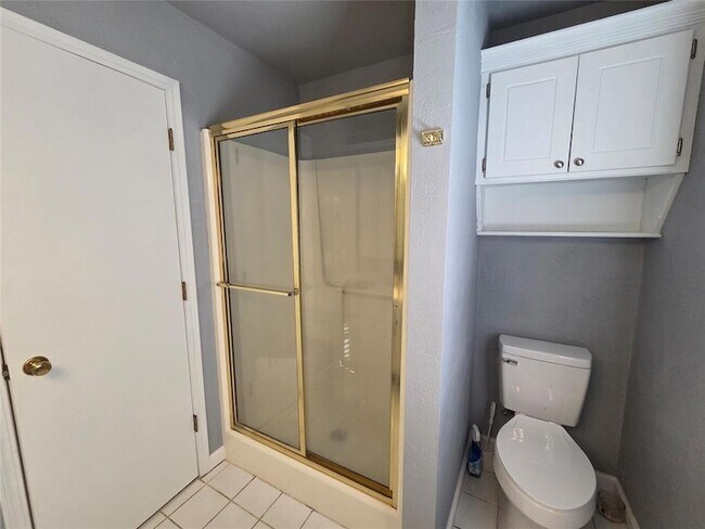 Building Photo - 9401 Buttonfield Ave