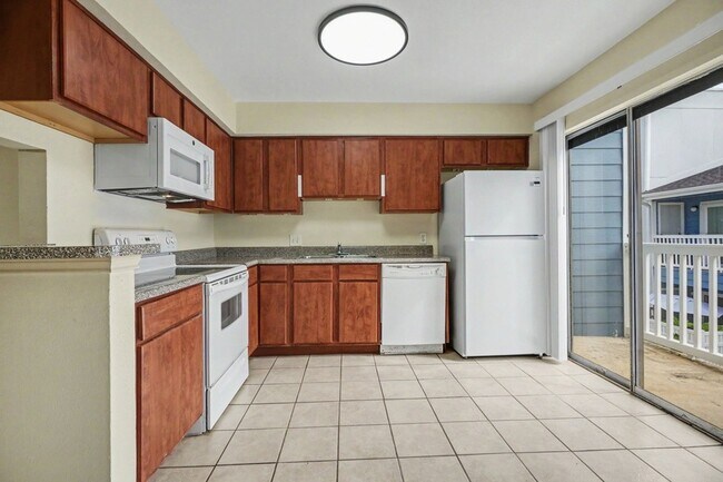 Building Photo - 3506 Cove View Blvd