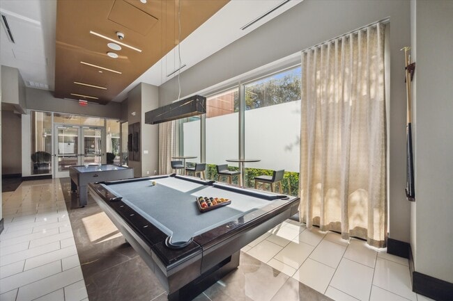 Building Photo - 9870 Gaylord Dr