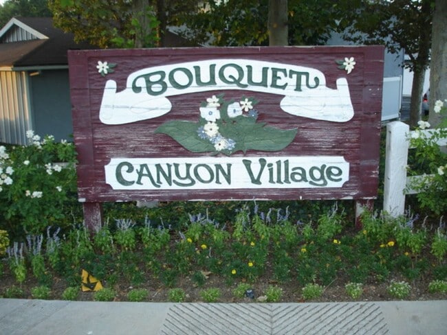 Building Photo - Charming 2-Bedroom Condo in Bouquet Canyon Village, Saugus!