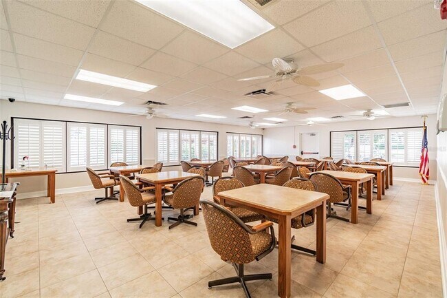 Building Photo - 11110 Carriage Hill Dr