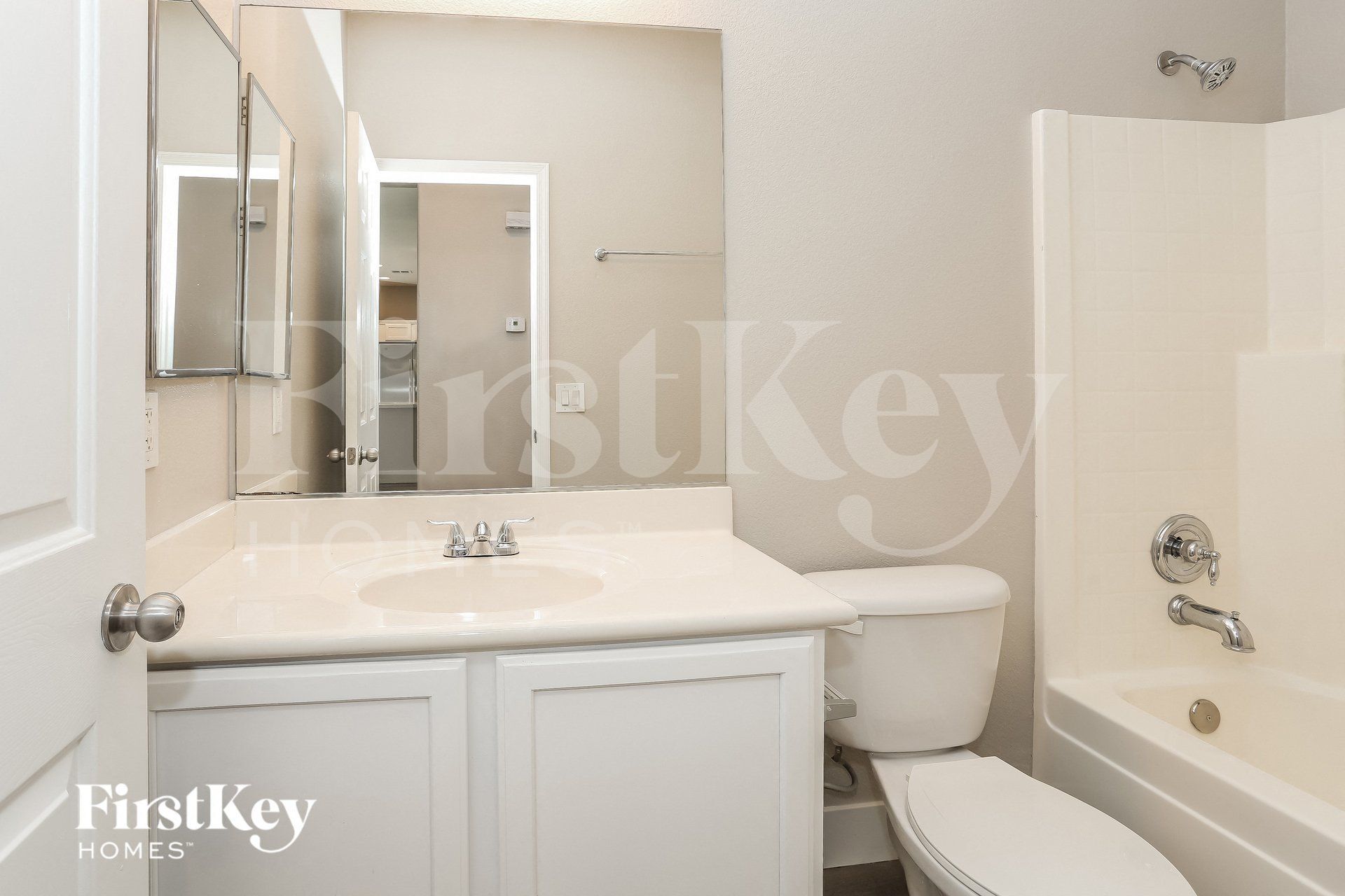 Building Photo - 6834 N Dovecote Ave