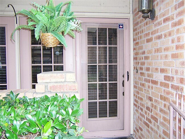 Primary Photo - 16800 Sugar Pine Dr