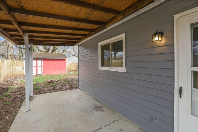 Building Photo - 5322 Newport Rd