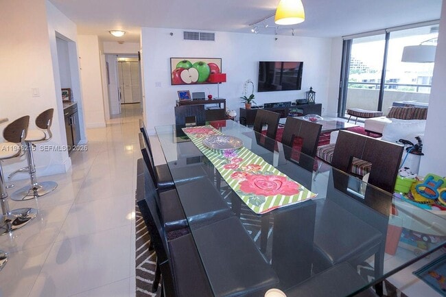 Building Photo - 170 Ocean Ln Dr