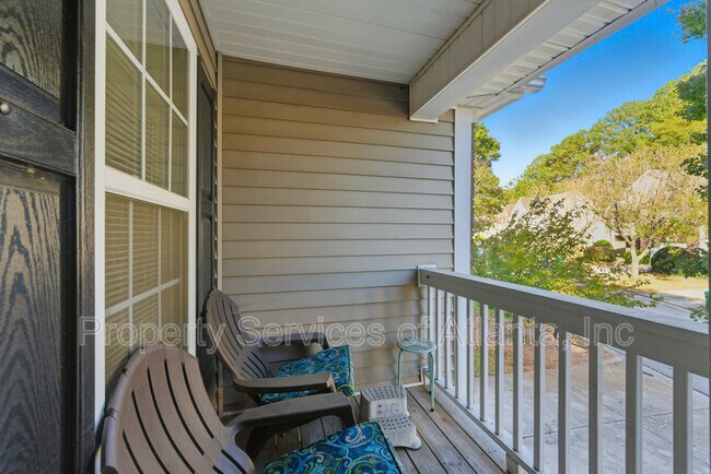 Building Photo - 2088 Manhattan Pkwy