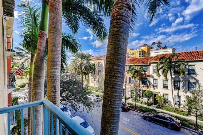 Building Photo - 630 S Sapodilla Ave