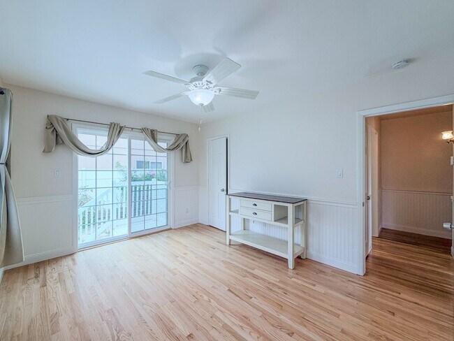 Building Photo - Hollywood Beach | 3 Bedroom + 2 Bathroom H...