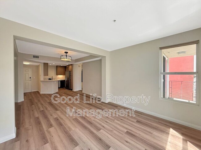 Building Photo - 350 K St