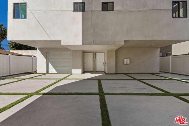 Building Photo - 14167 Erwin St