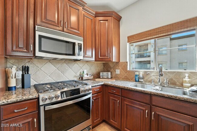 Building Photo - 5350 E Deer Valley Dr