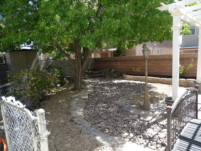Building Photo - 3 Bedroom Single Story Northwest Vegas Home