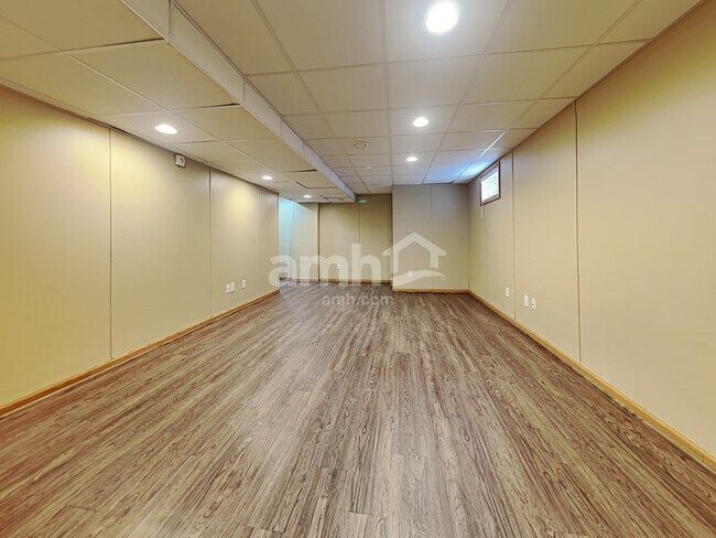 Building Photo - 1468 Vanderlyn Ct