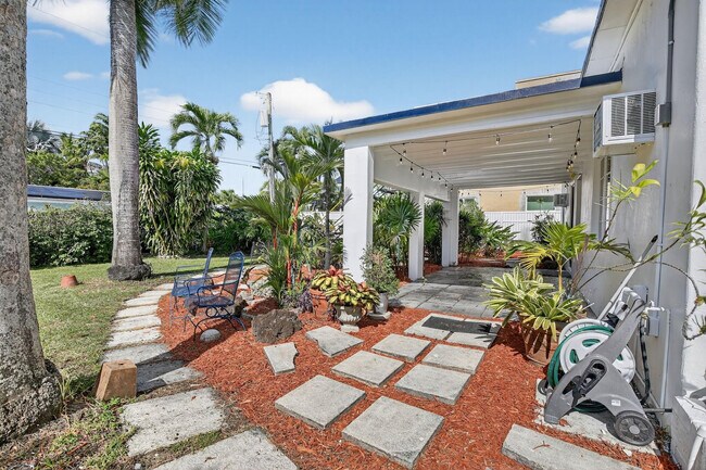 Building Photo - 501 SW 5th St