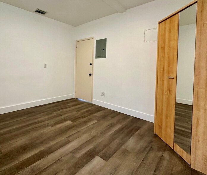 Building Photo - 1788 NE 169th St