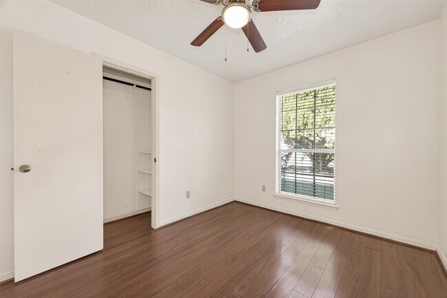 Building Photo - 2803 Fir Crest Ct