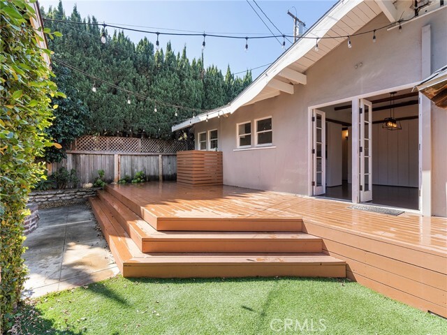 Building Photo - 2624 E 8th St