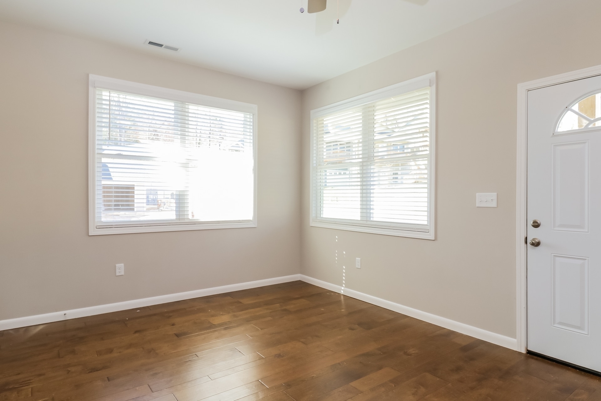 Building Photo - 216 Sycamore Cv Rd