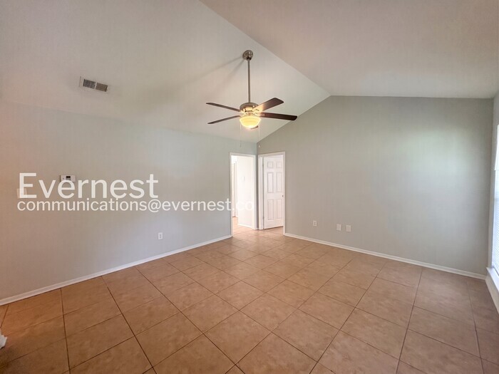 Building Photo - 6230 Somerset Dr