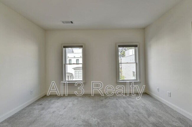Building Photo - 3667 Peachtree Rd NE