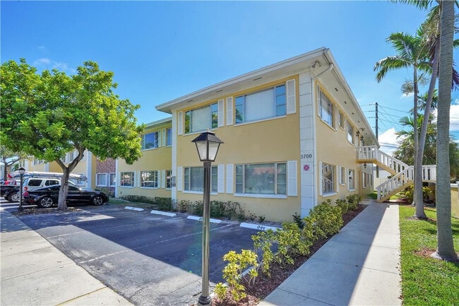 Building Photo - 5700 NE 22nd Way