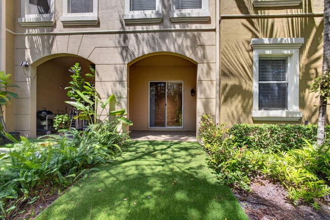 Building Photo - 4991 Bonsai Cir