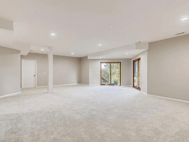 Building Photo - Stunning 4BR/5BA Eden Prairie Home W/Conservation Area Views Available 4/15!