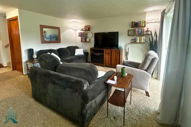 Building Photo - Witham Hill Townhome