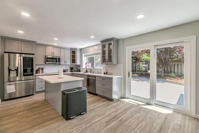 Building Photo - 2739 St Giles Ln