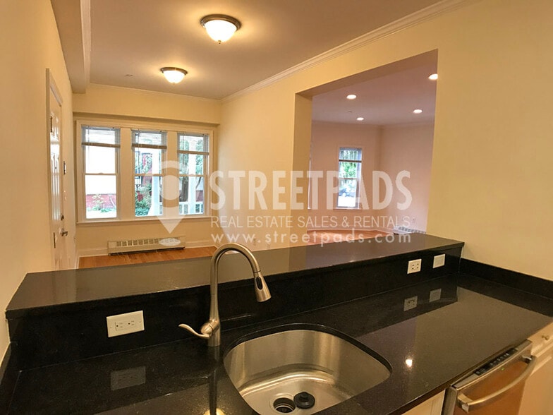 Building Photo - 1 Langdon Sq