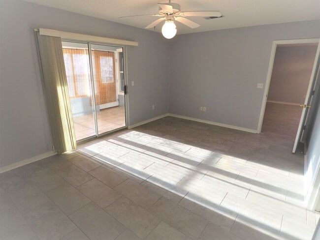 Building Photo - Home in Glenlakes Subdivision!