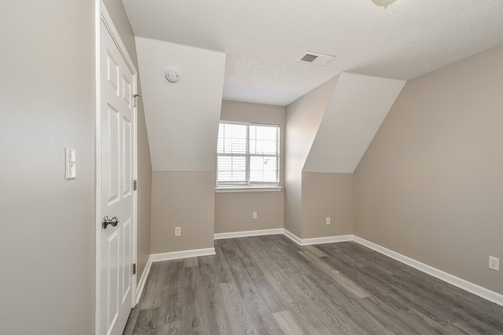 Building Photo - 5894 Keebler Dr