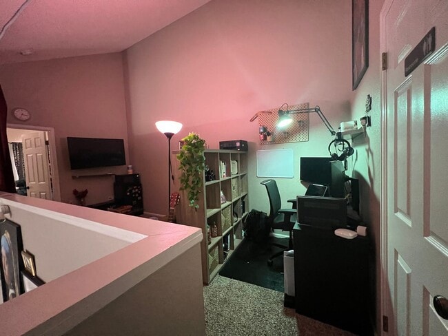 Building Photo - Spacious 3BR Condo in Denver