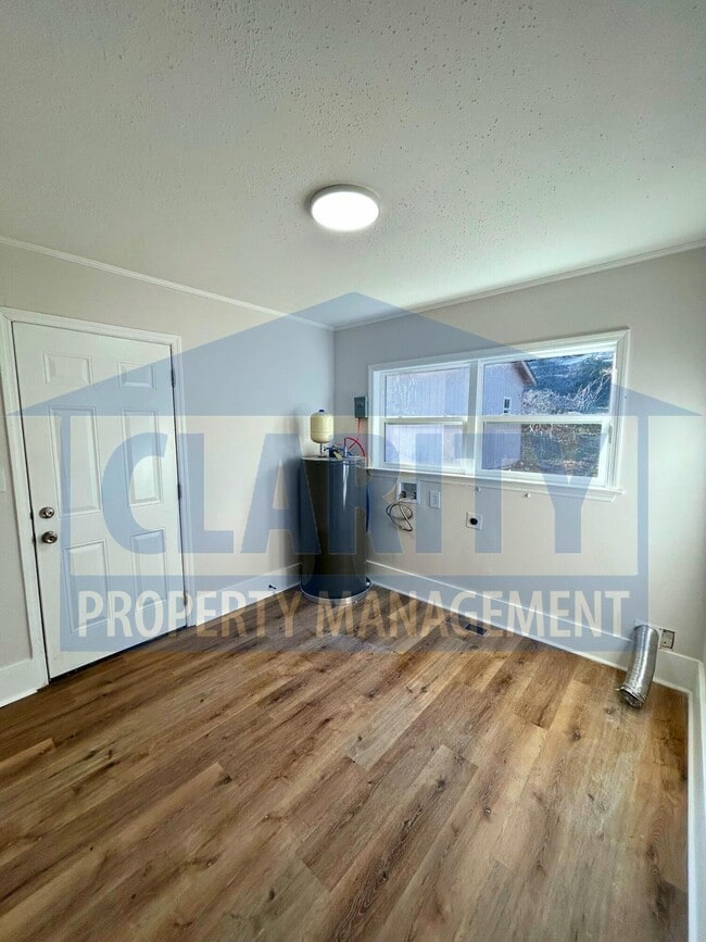 Building Photo - 1417 Tunnel Blvd